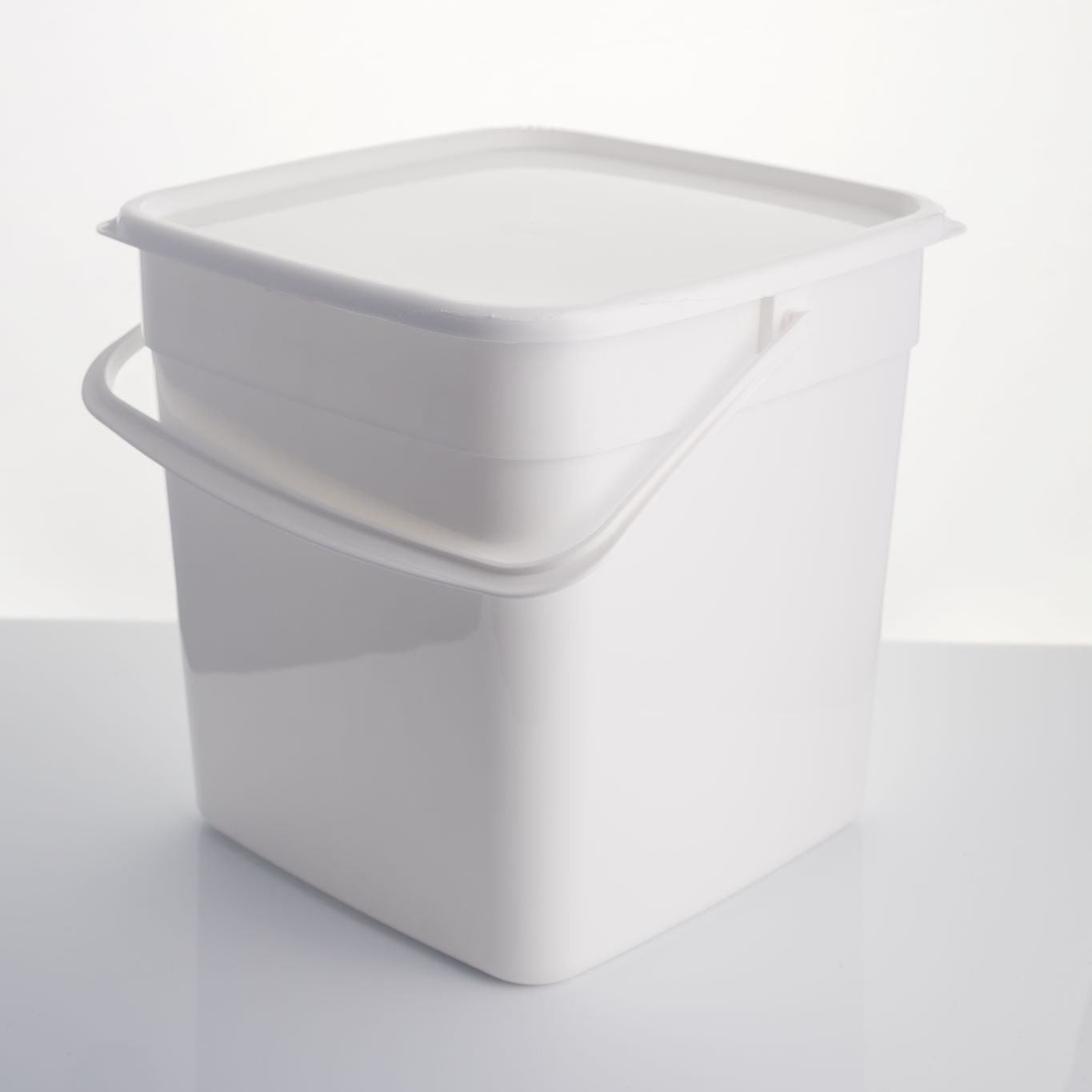 10 litre standard container with lid